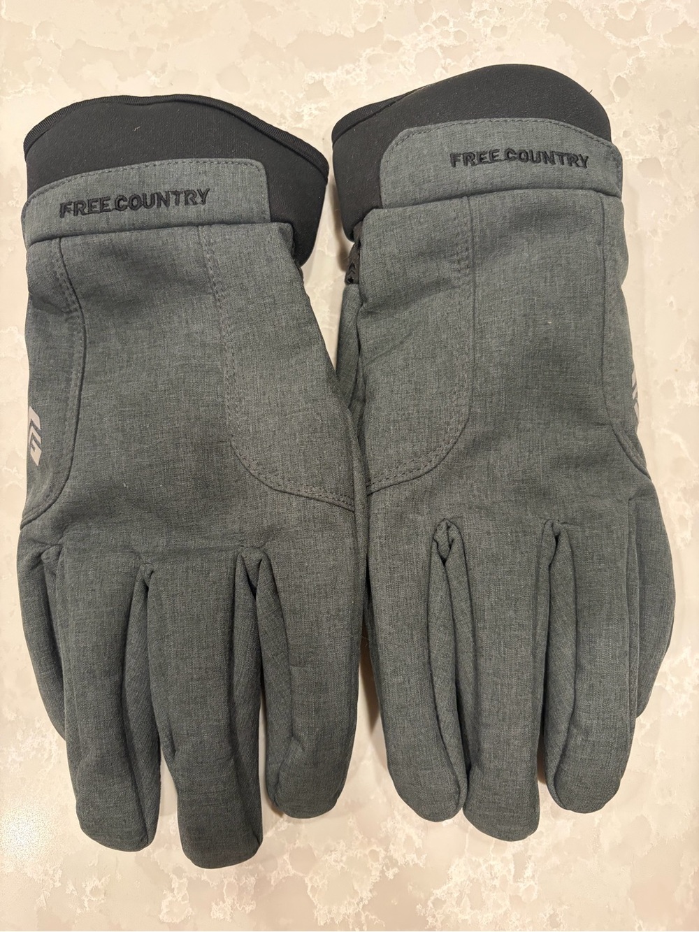Free Country Men's Two-Tone Grey Winter Gloves with Black Cuffs